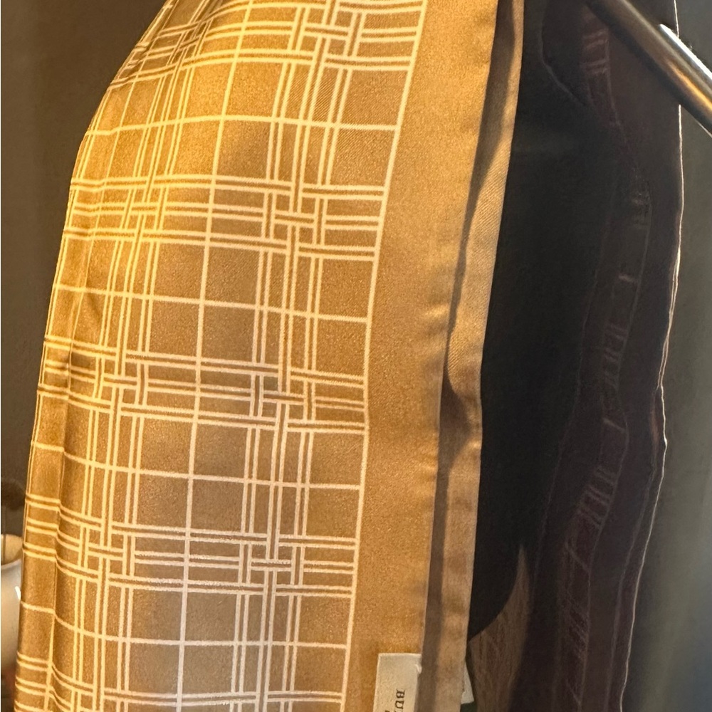 Burberry Gold-Beige Checkered Scarf - Picture 3 of 5